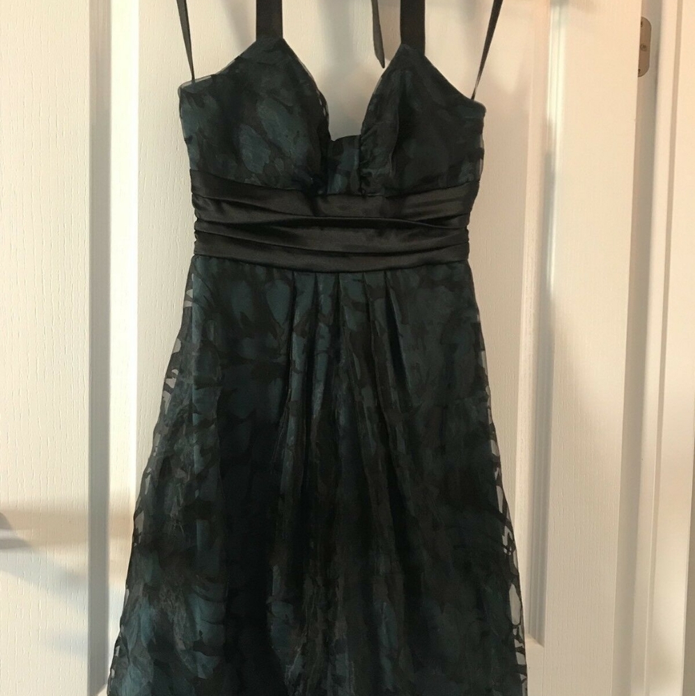 Le Chateau Green/Lace Halter Formal Dress, Small